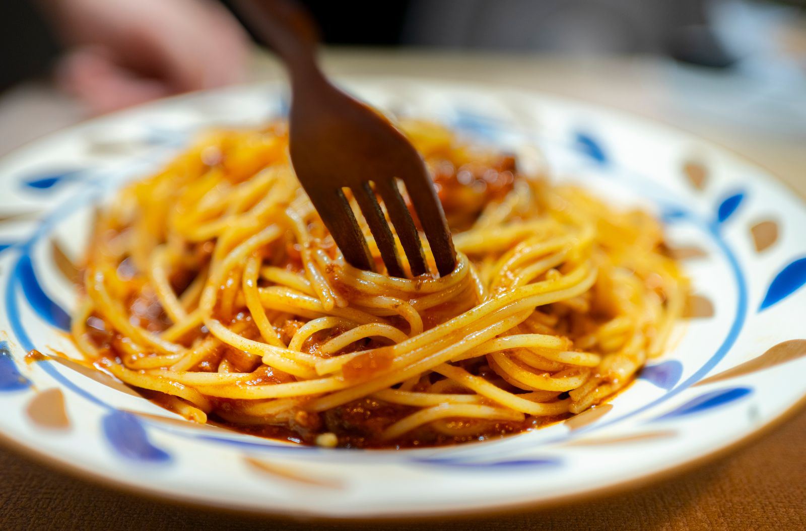 Spaghetti al pomodoro twirled on a fork